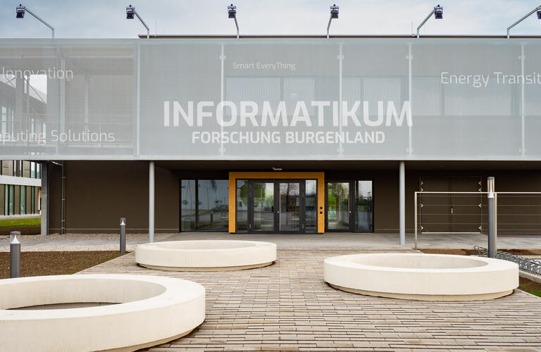 Holzmassivbauweise Informatikum FH Burgenland
