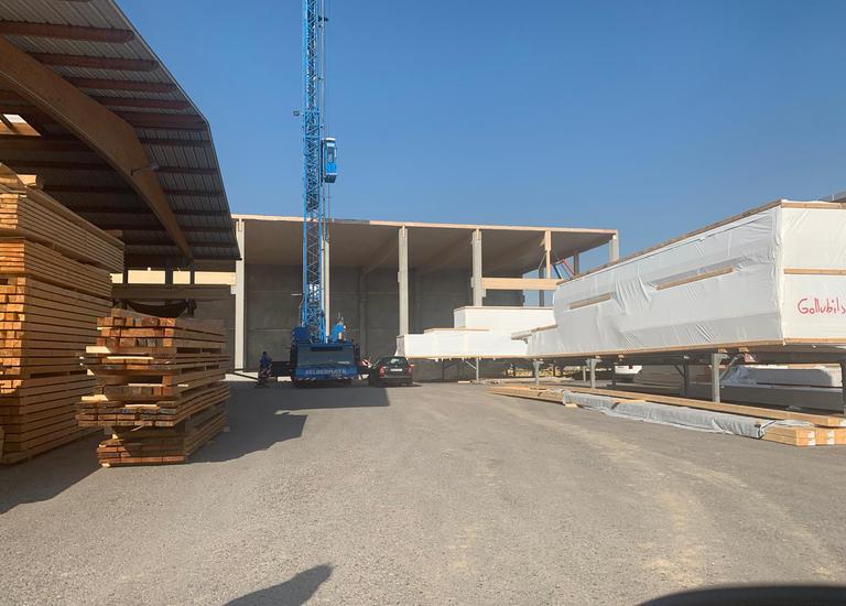 Errichtung der neuen Fertigungshalle Gollubits