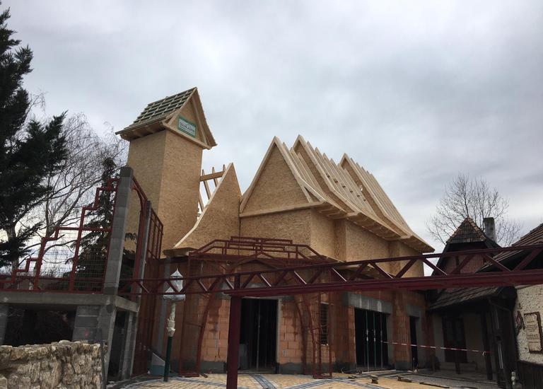 Rohbau des Filippos Zauberladen im Familypark