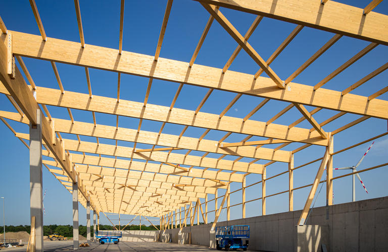 Errichtung Lagerhalle aus Holz