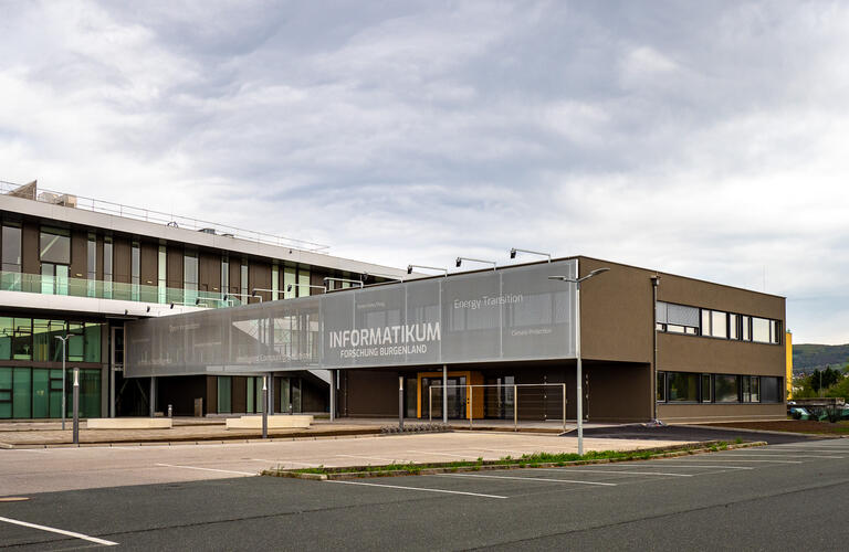 Holzmassivbauweise Informatikum FH Burgenland