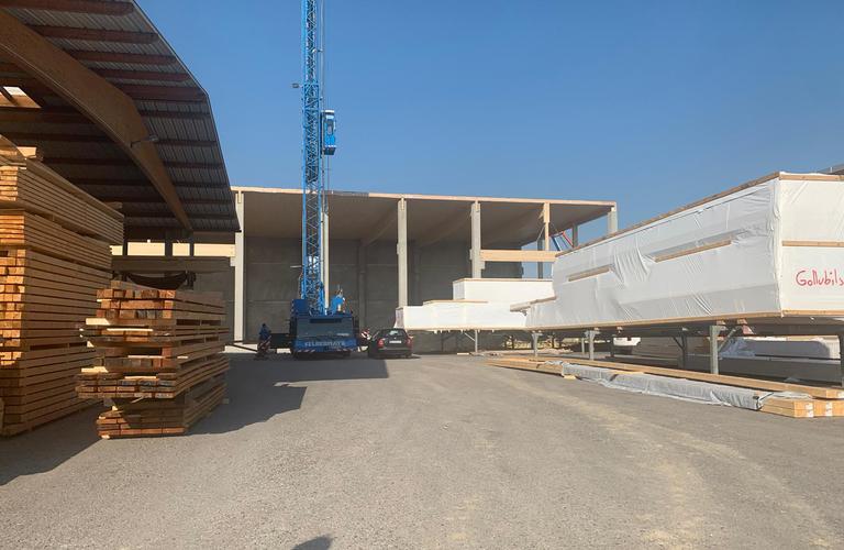 Errichtung der neuen Fertigungshalle Gollubits