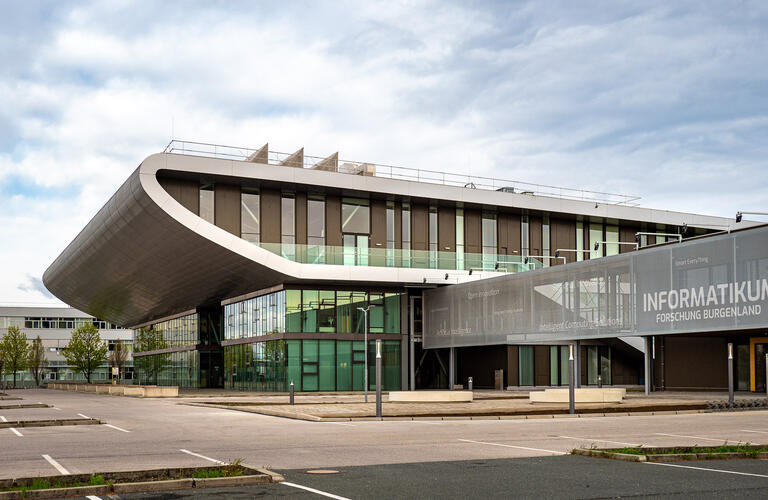 Holzmassivbau Informatikum FH-Burgenland